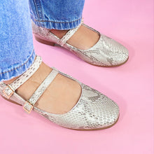 Cargar imagen en el visor de la galería, Fatima Snike Ice