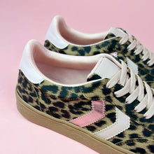 Cargar imagen en el visor de la galería, Zoe Leopardo Rosa