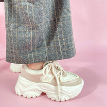 Cargar imagen en el visor de la galería, Scarlet Cam Shell ice