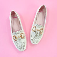 Cargar imagen en el visor de la galería, Fernanda Castaña Sneake