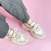 Cargar imagen en el visor de la galería, Scarlet Cam Shell ice