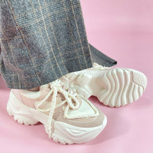 Cargar imagen en el visor de la galería, Scarlet Cam Shell ice