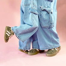 Cargar imagen en el visor de la galería, Zoe Leopardo Rosa