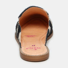 Cargar imagen en el visor de la galería, PETRA CR VACA