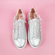 Cargar imagen en el visor de la galería, NOV-FLORES-CAR-PLATA