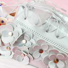 Cargar imagen en el visor de la galería, NOV-FLORES-CAR-PLATA