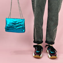 Cargar imagen en el visor de la galería, Bolso Gullieta turquesa metálica