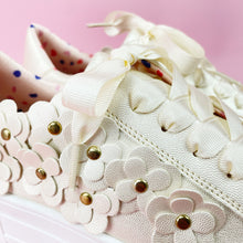 Cargar imagen en el visor de la galería, NOV-FLORES-CAR-PALOMITAS