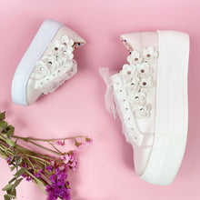 Cargar imagen en el visor de la galería, NOV-FLORES-CAR-PERLA