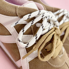 Cargar imagen en el visor de la galería, Danna carnaza camel ice
